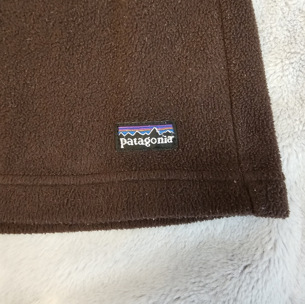 Patagonia Medium Quarter Zip - Picture 2 of 4